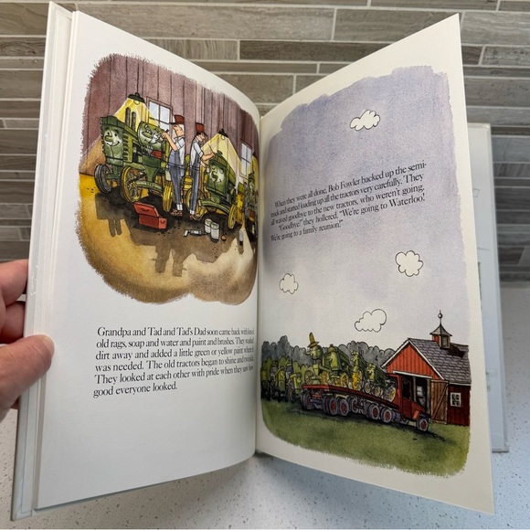 Set of 2 John Deere hardcover books - Picture 6 of 7